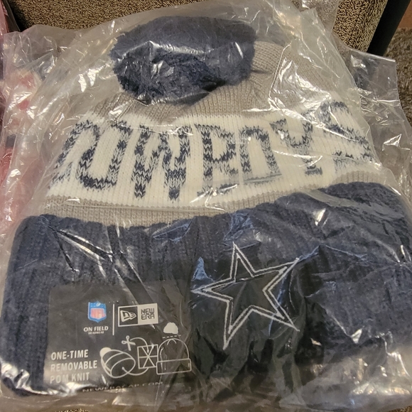 Dallas Cowboys beanie - Picture 3 of 3